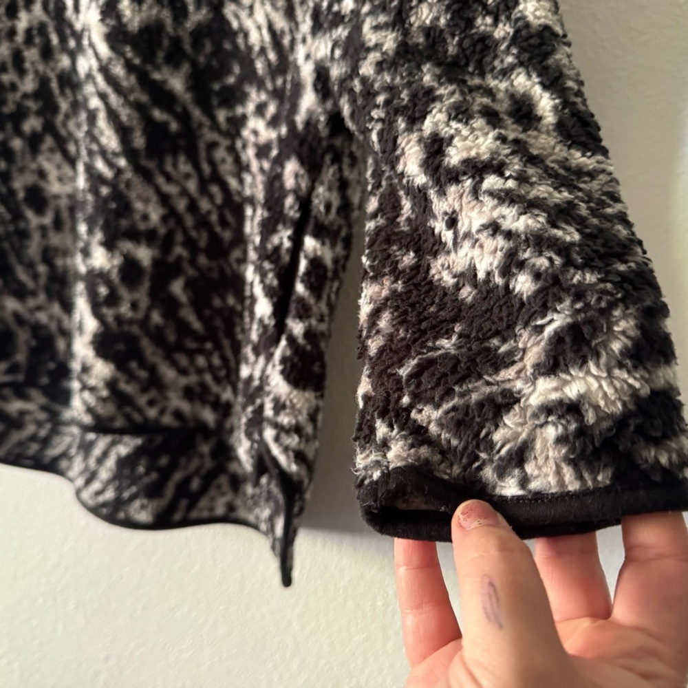 Cozy Sherpa Fleece Quarter Zip Pullover Animal Print Plus 14/16 Livi Streetwear - Picture 8 of 13